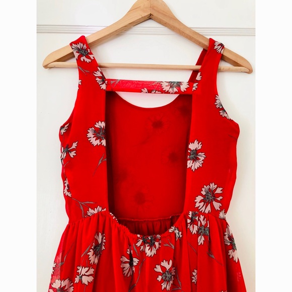 🌷Red Floral Mini Dress with open back - Picture 5 of 6